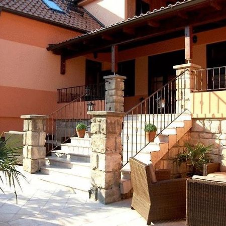 Gut Zentgraf Hotel Moerbisch Am See Exterior photo