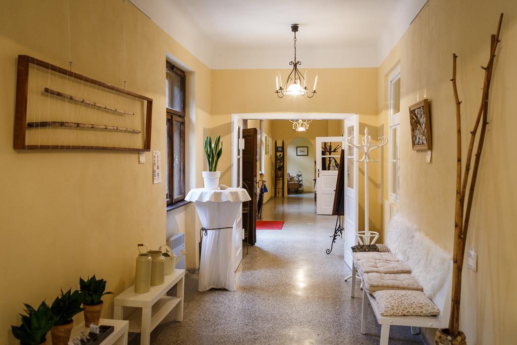 Gut Zentgraf Hotel Moerbisch Am See Exterior photo