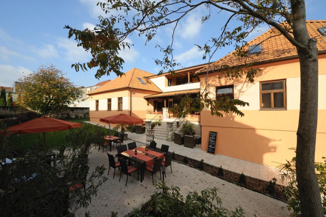 Gut Zentgraf Hotel Moerbisch Am See Exterior photo