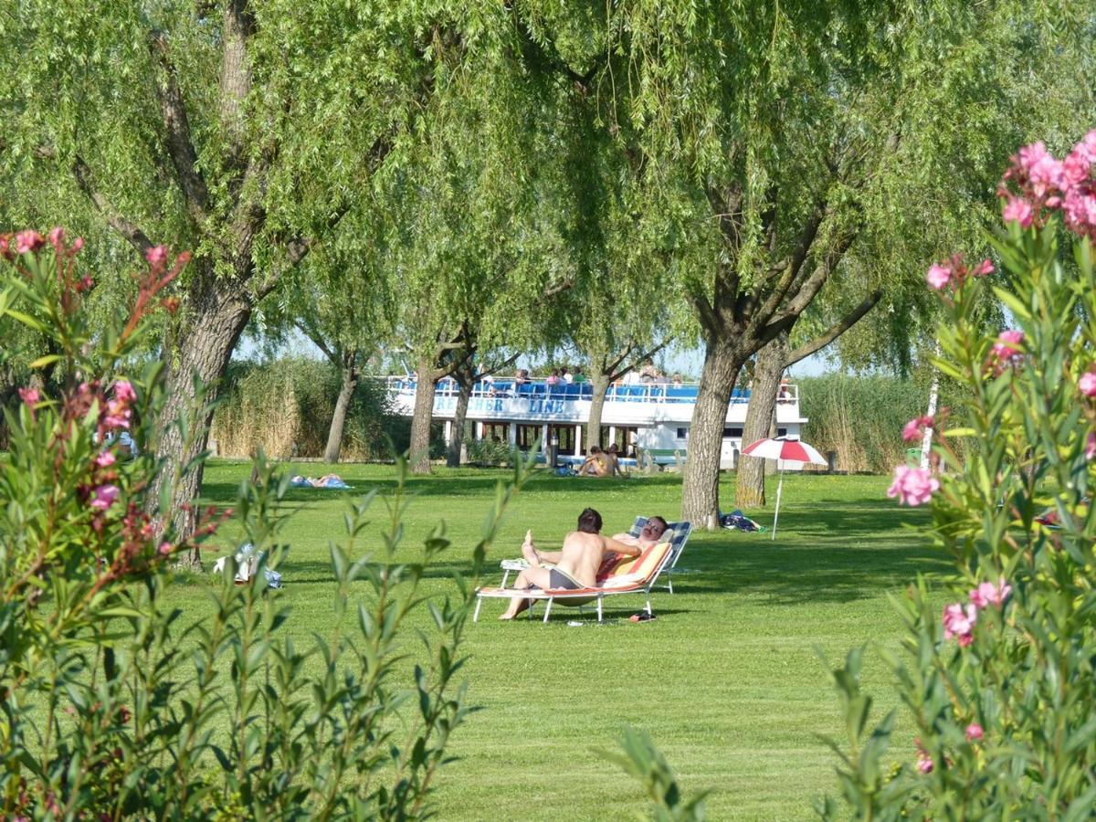 Gut Zentgraf Hotel Moerbisch Am See Exterior photo